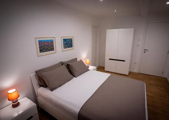 My Secret Garden Rooms - Apartment With 2 Private Rooms, Separate Baths And Balcony Garden