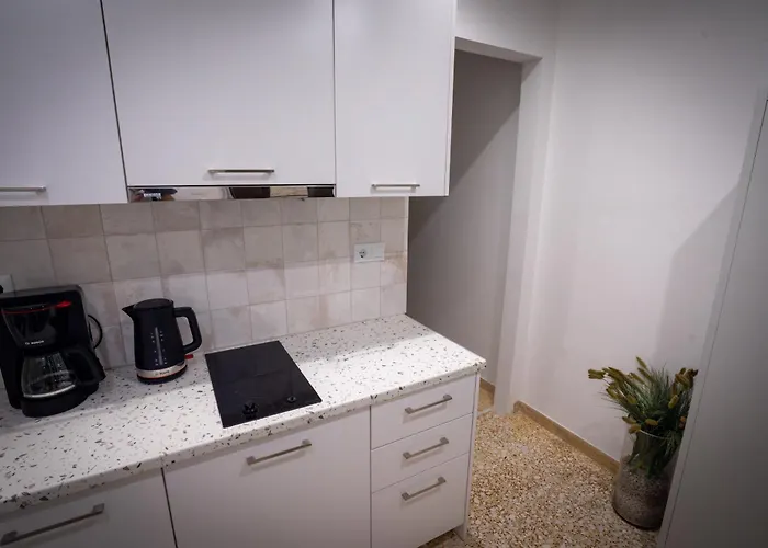My Secret Garden Rooms - Apartment With 2 Private Rooms, Separate Baths And Balcony Garden