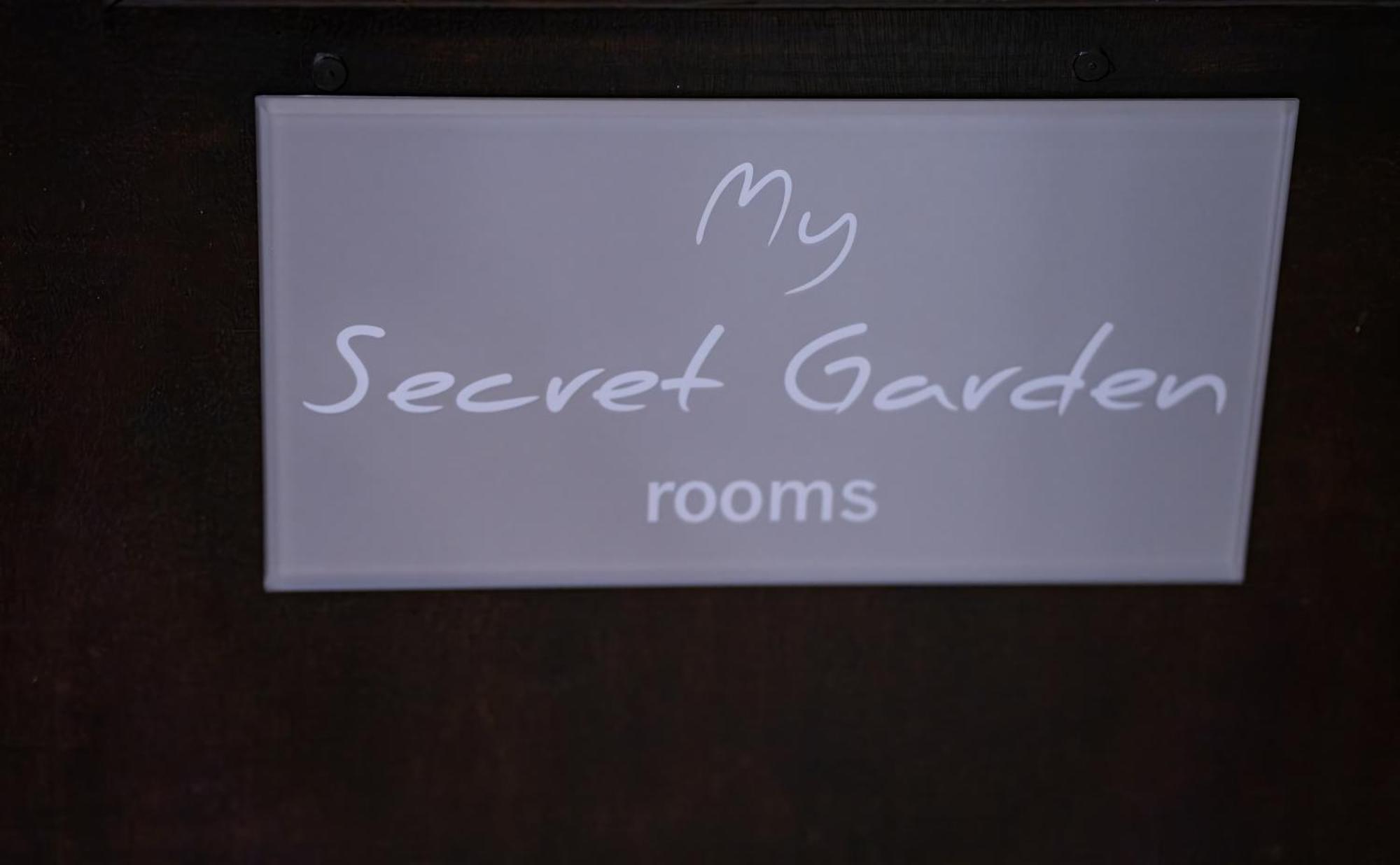 My Secret Garden - With 2 Private Rooms, Separate Baths And Balcony Garden
