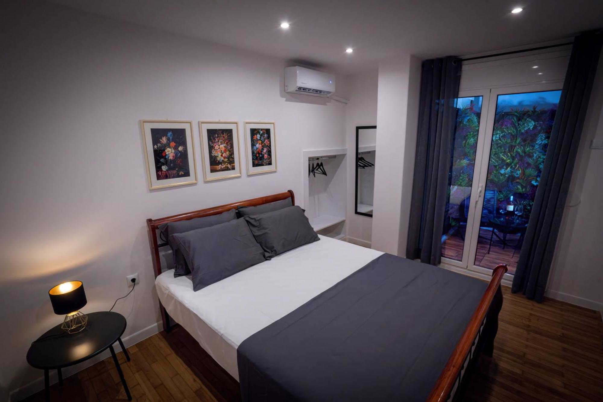Διαμέρισμα My Secret Garden - With 2 Private Rooms, Separate Baths And Balcony Garden